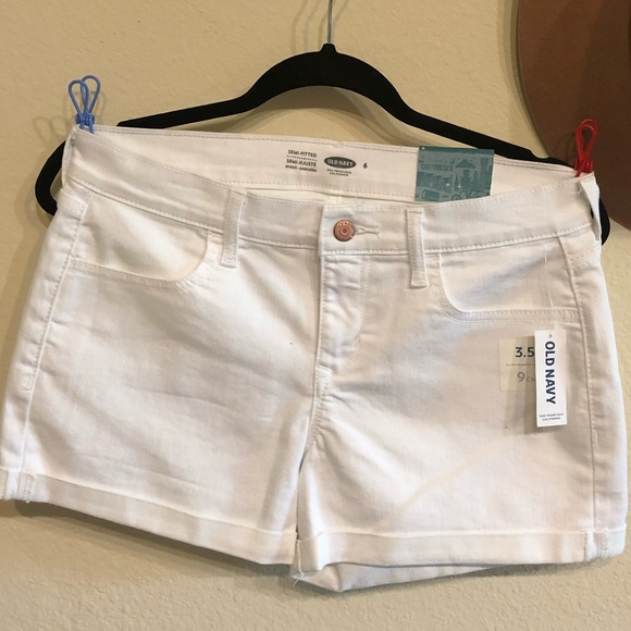 Old Navy Pants - NEW White denim shorts. Old navy size 6. Old Navy Pants - NEW White denim shorts. Old navy size 6.